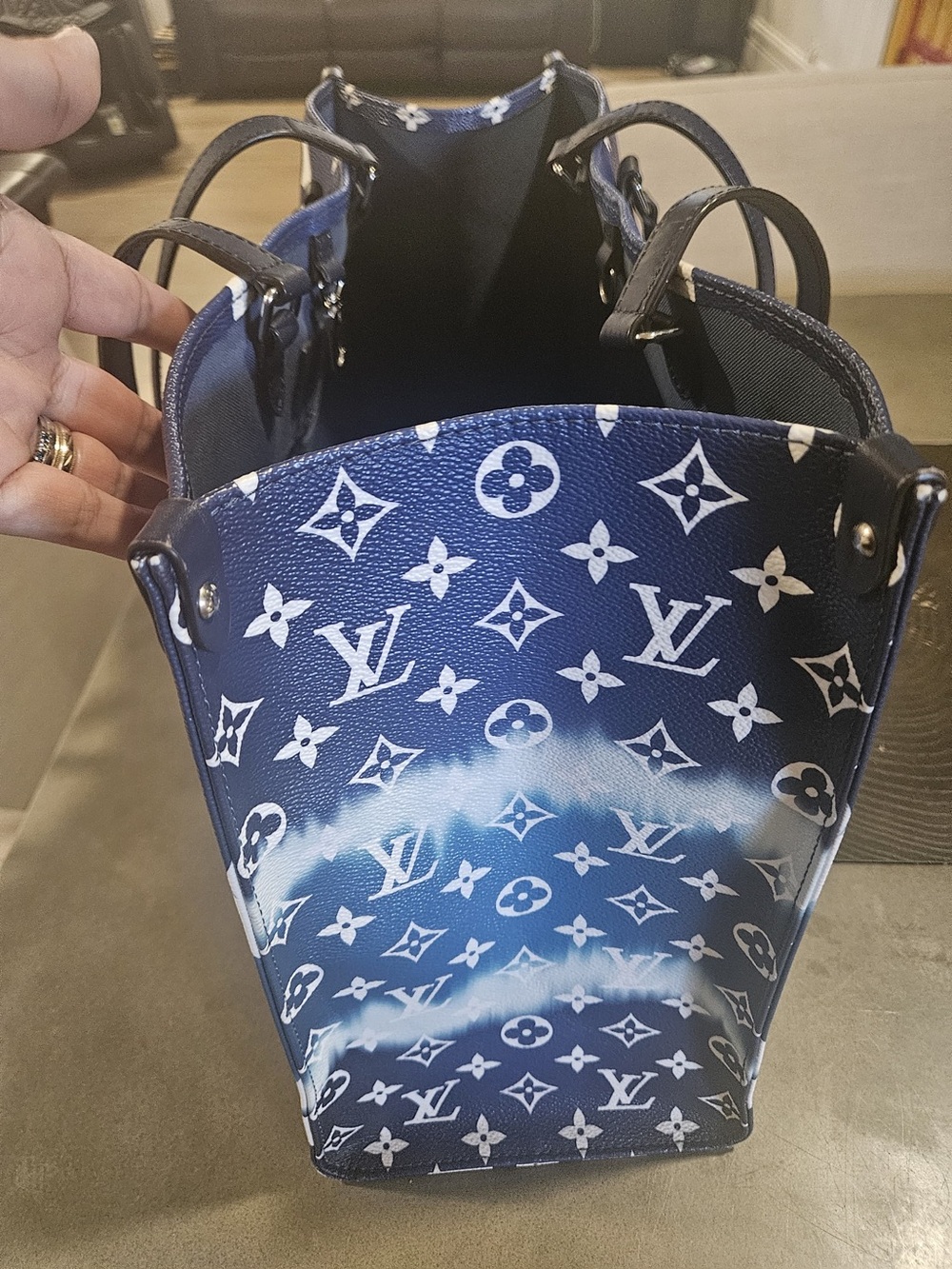 Louis Vuitton Blue and White Monogram Canvas Tote - Picture 8 of 11